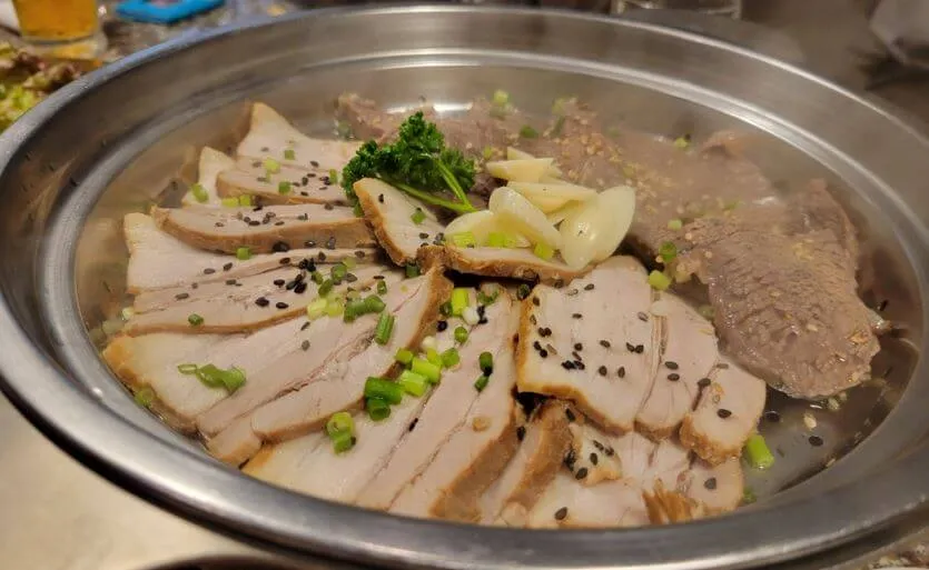 看板メニューの美味しいスユク