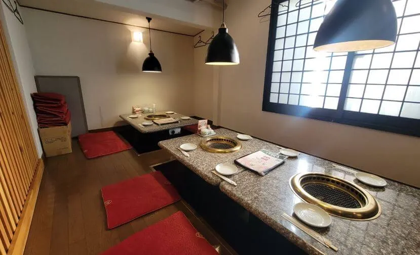 店内の雰囲気を写真で