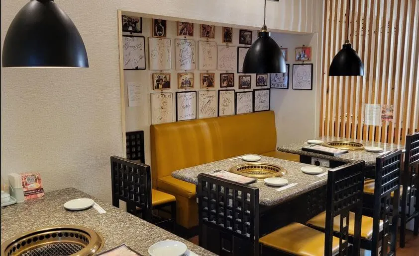 店内の雰囲気を写真で