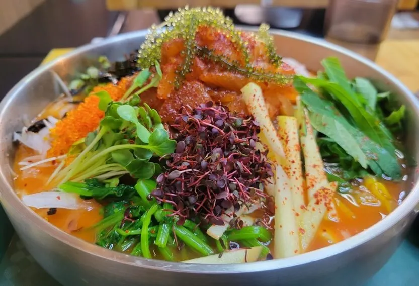 サーモンムルフェ冷麺