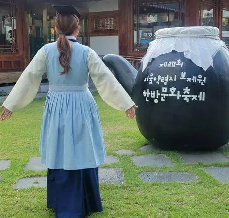 ソウル薬令市韓医薬博物館、医女の韓服