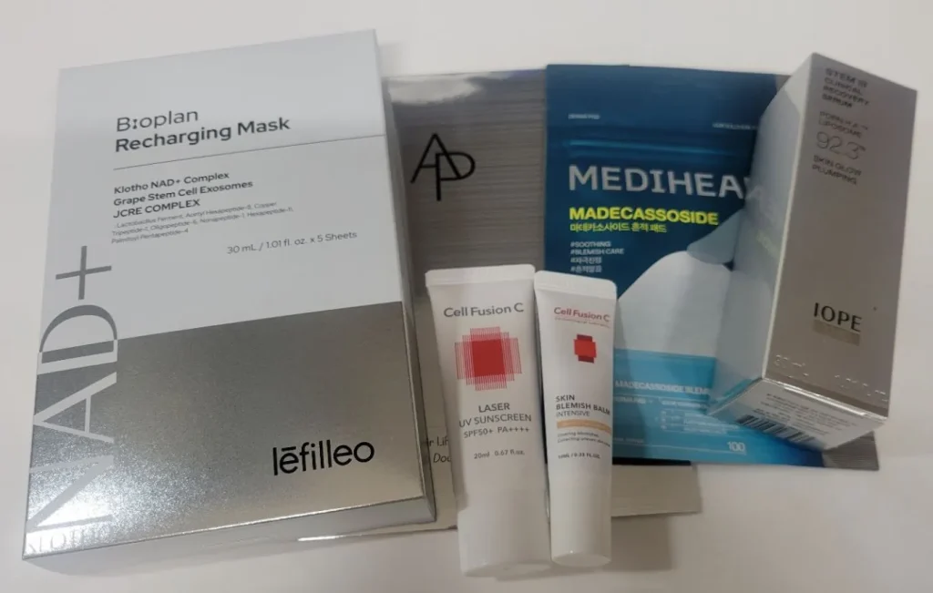 メディヒールのトナーパッド、セルフュージョンCの日焼け止め、IOPEのセラムなど、会場でもらった豪華な韓国コスメの集合写真